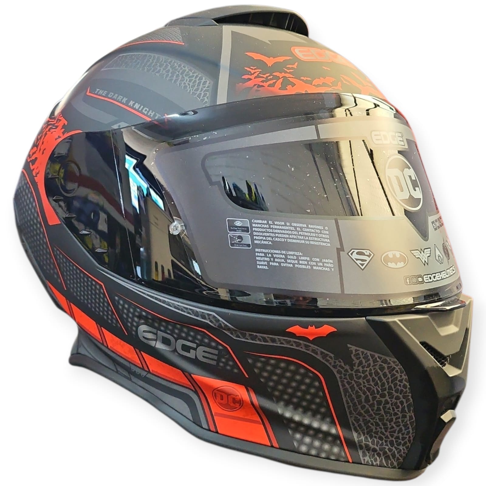 1774551550_CASCO20NEGRO20BATMAN.jpeg CASCO INTEGRAL SHANGAI EDGE/DC NEGRO ROJO MATE BATMAN - Imagen 1